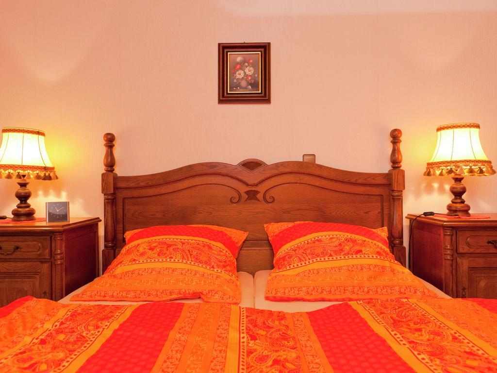 Apartment In Eifel With Children S Playground Lirstal Bagian luar foto