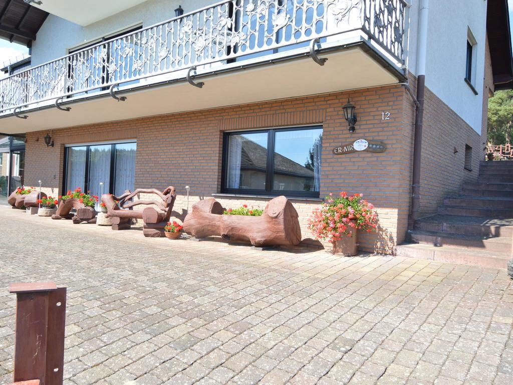 Apartment In Eifel With Children S Playground Lirstal Bagian luar foto